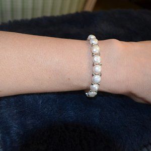 Retro Pearl Man Raised Beads White & Metal Fastener Bracelet
